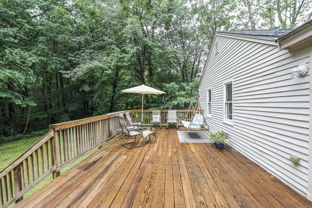 2 Brier Lane Derry NH 03038