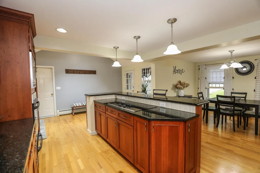 2 Brier Lane Derry NH 03038
