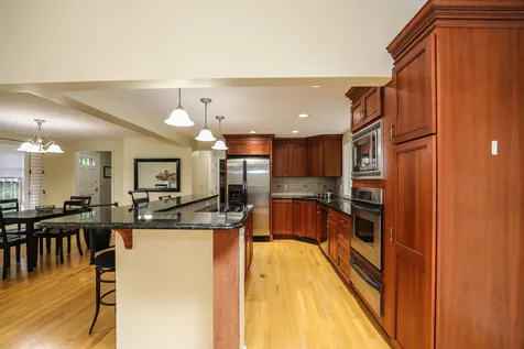 2 Brier Lane Derry NH 03038
