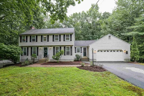 2 Brier Lane Derry NH 03038