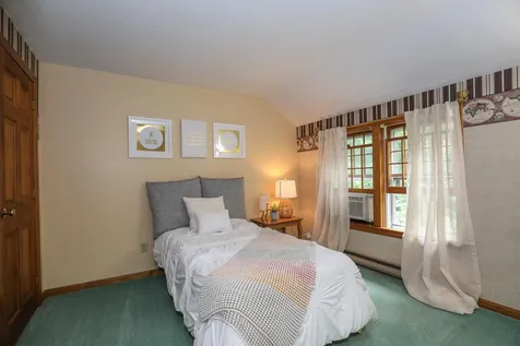 2 Brier Lane Derry NH 03038