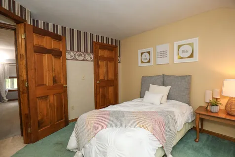 2 Brier Lane Derry NH 03038