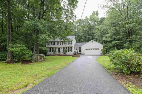 2 Brier Lane Derry NH 03038