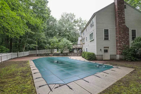 2 Brier Lane Derry NH 03038