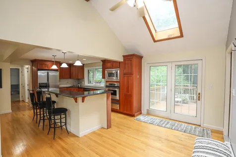 2 Brier Lane Derry NH 03038