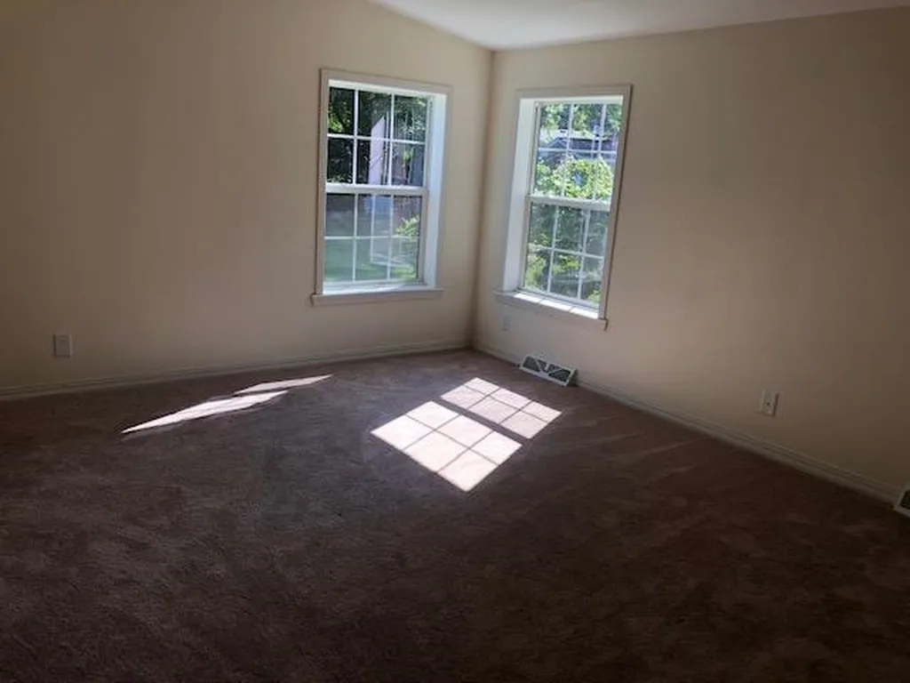 6 Lee Ann Street Nashua NH 03062