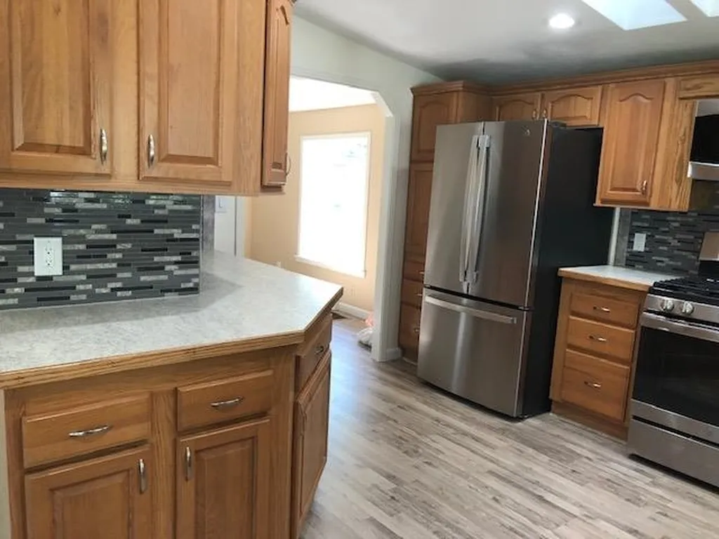 6 Lee Ann Street Nashua NH 03062