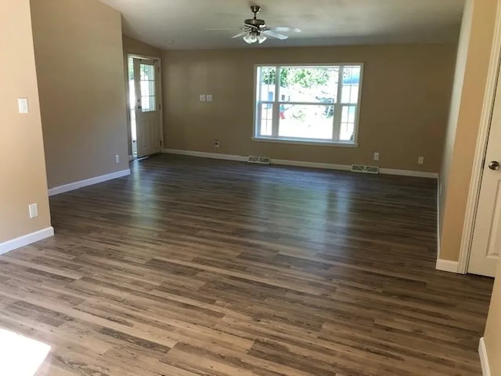 6 Lee Ann Street Nashua NH 03062