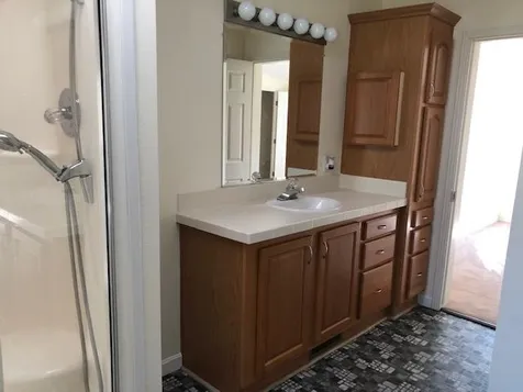 6 Lee Ann Street Nashua NH 03062