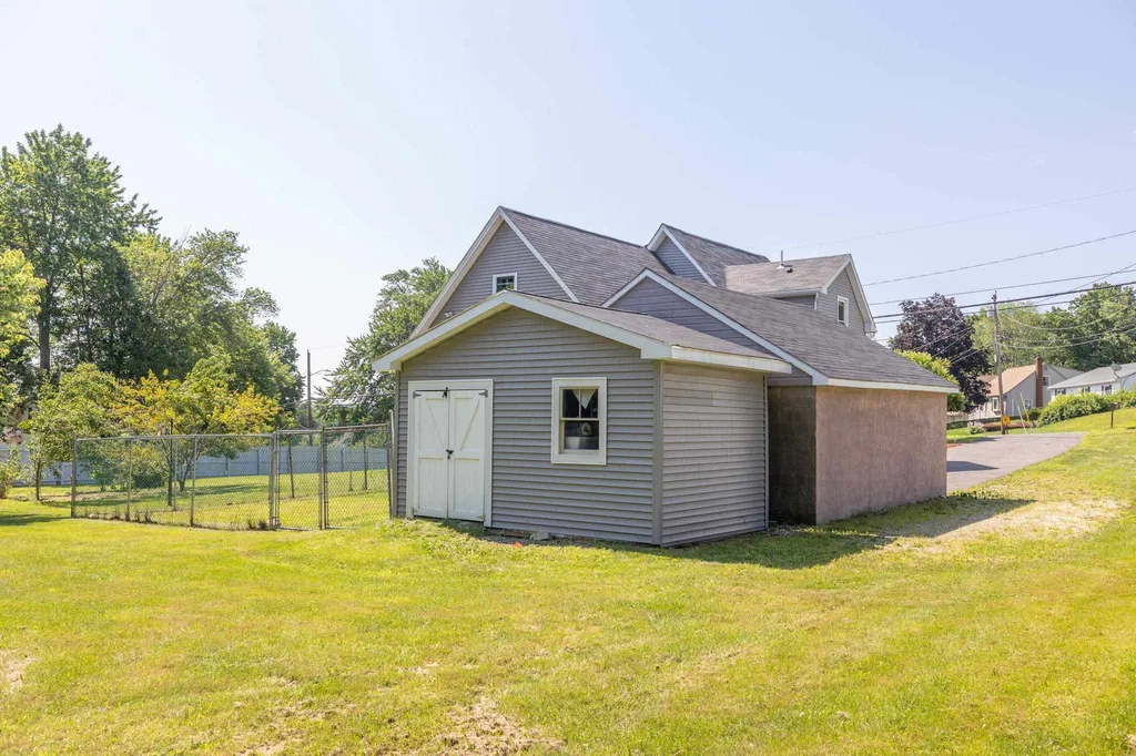 90 Cohas Avenue Manchester NH 03109