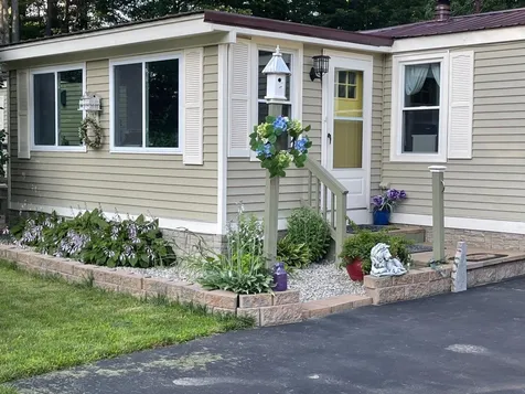 18 Dawn Drive Concord NH 03303