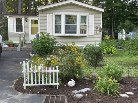 18 Dawn Drive Concord NH 03303