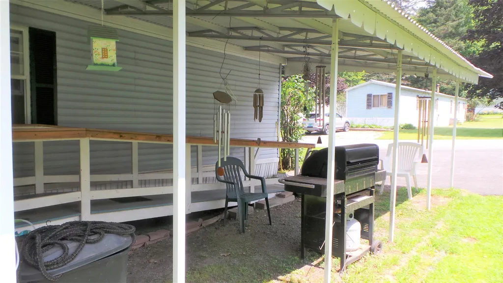 202 Merrimac Circle Hartford VT 05001