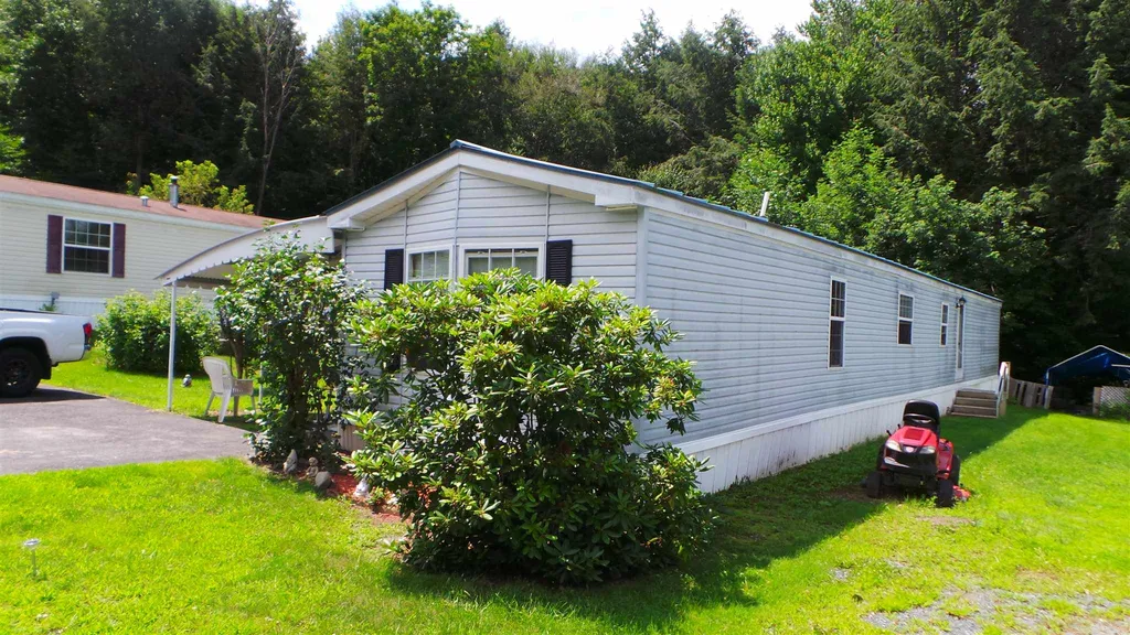 202 Merrimac Circle Hartford VT 05001