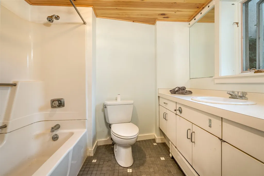 148B East Hill Road Woodstock VT 05071