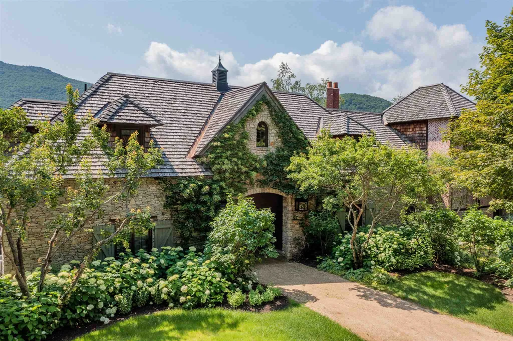 135 Paddock Farm Lane Dorset VT 05251