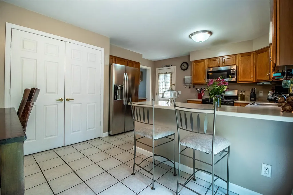 61 Stillwater Circle Rochester NH 03839