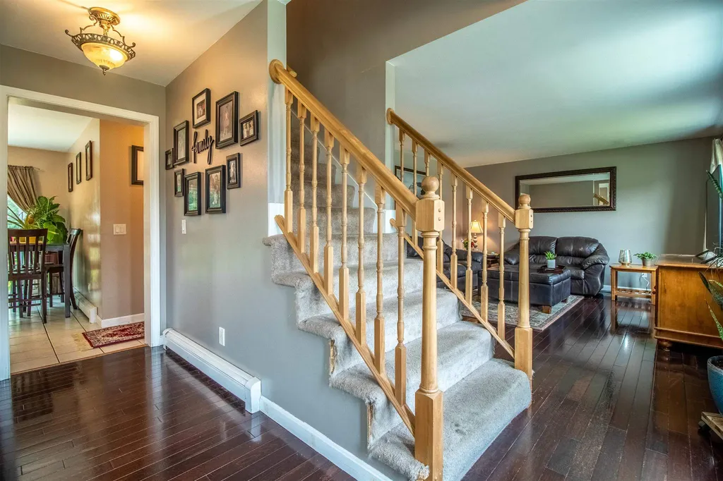 61 Stillwater Circle Rochester NH 03839