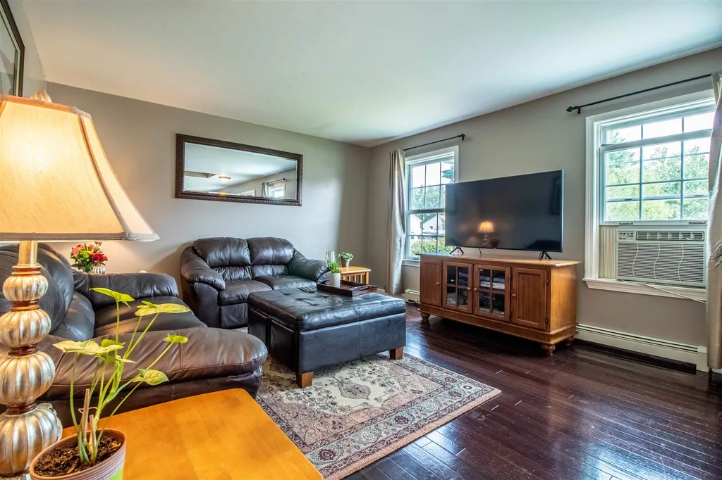 61 Stillwater Circle Rochester NH 03839