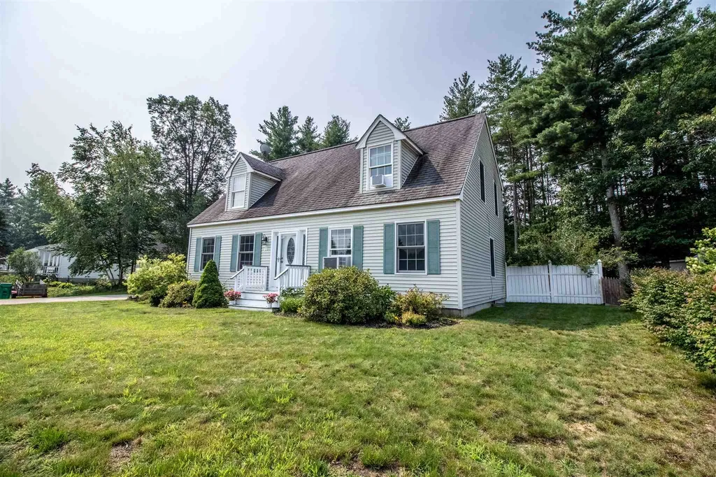 61 Stillwater Circle Rochester NH 03839