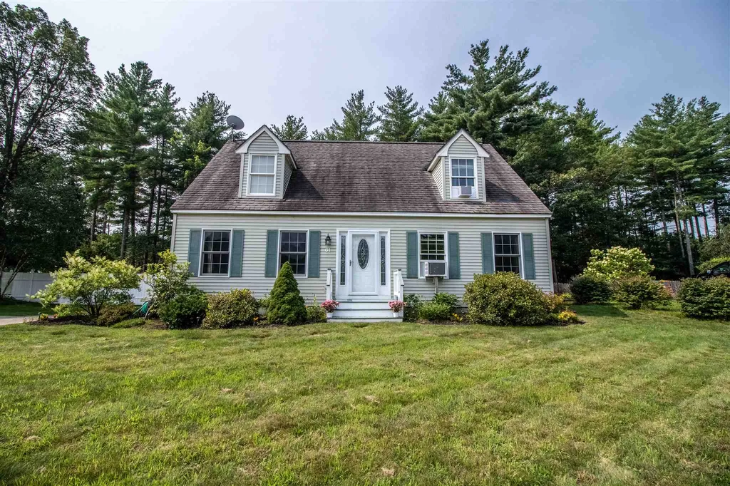 61 Stillwater Circle Rochester NH 03839