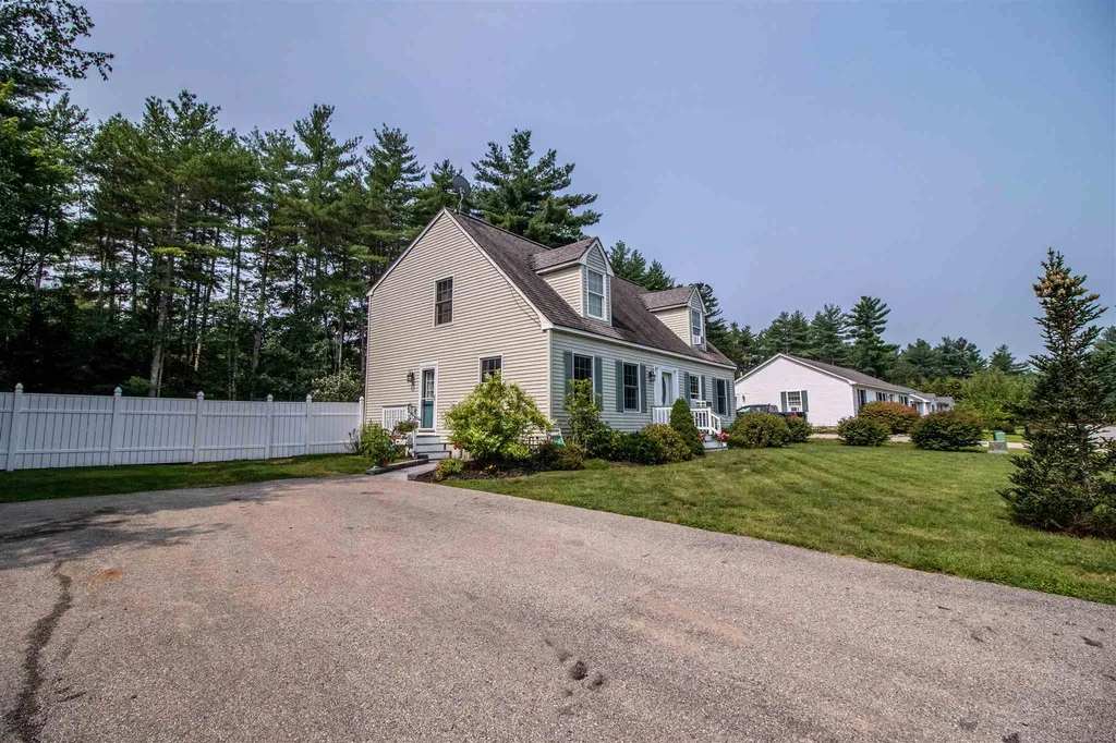 61 Stillwater Circle Rochester NH 03839