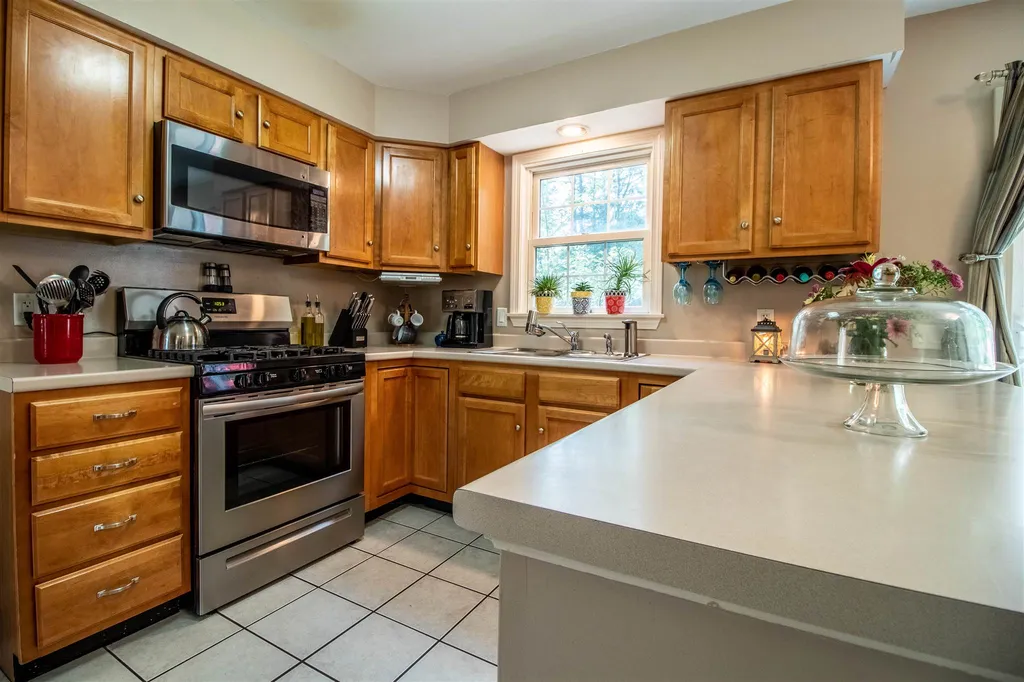 61 Stillwater Circle Rochester NH 03839