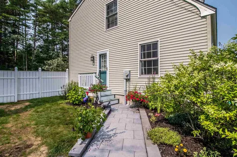 61 Stillwater Circle Rochester NH 03839