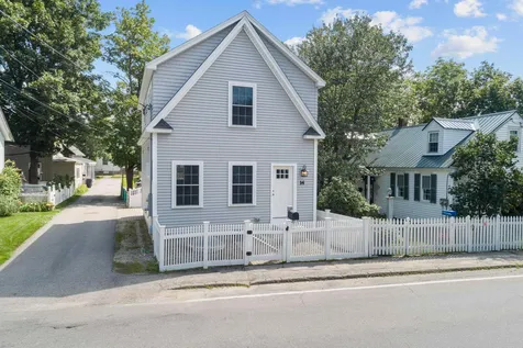 14 Elm Street Goffstown NH 03045