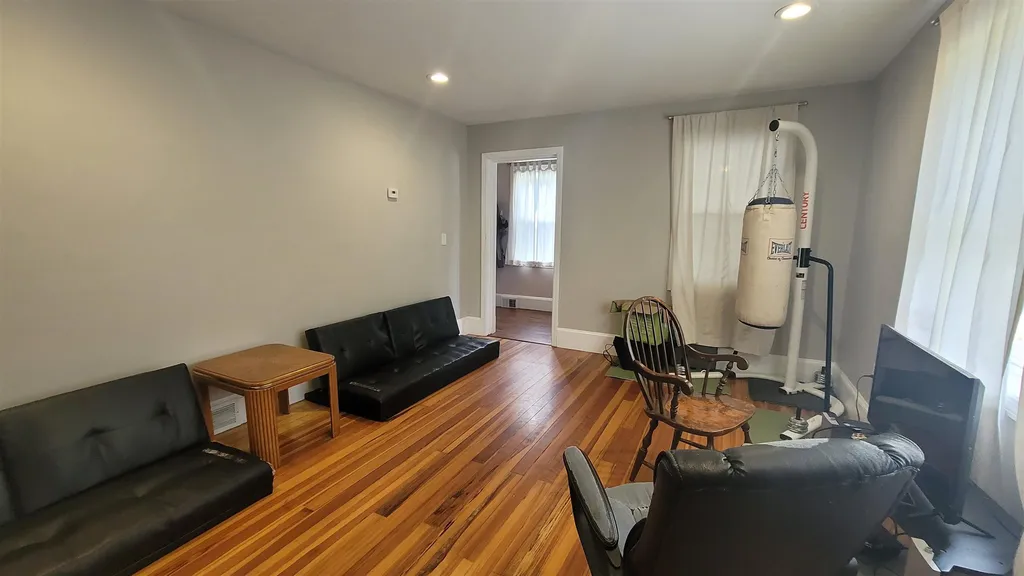 21 Beech Street Newmarket NH 03857