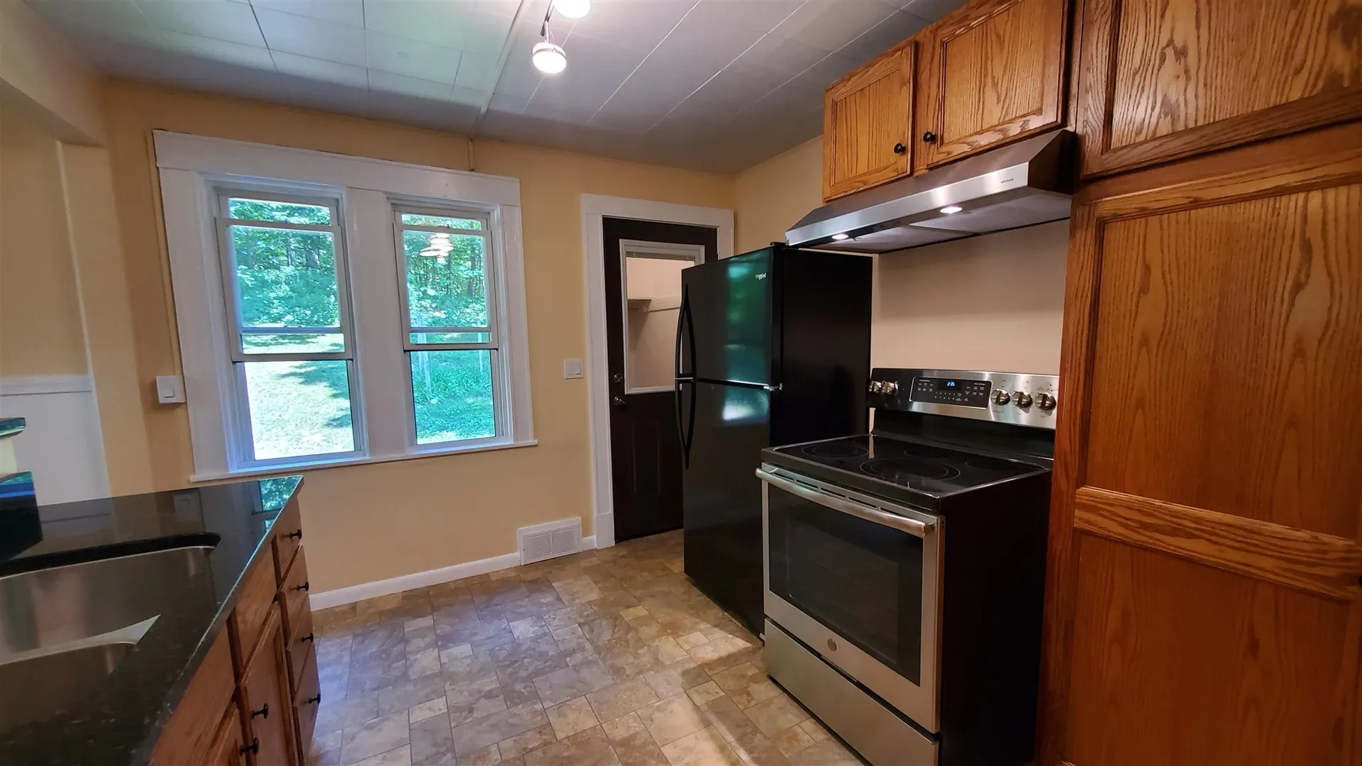 21 Beech Street Newmarket NH 03857
