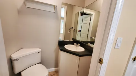 21 Beech Street Newmarket NH 03857
