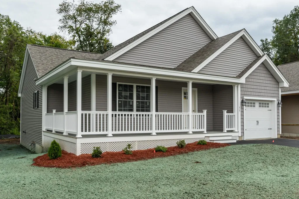 32 Brackett Lane Hudson NH 03051