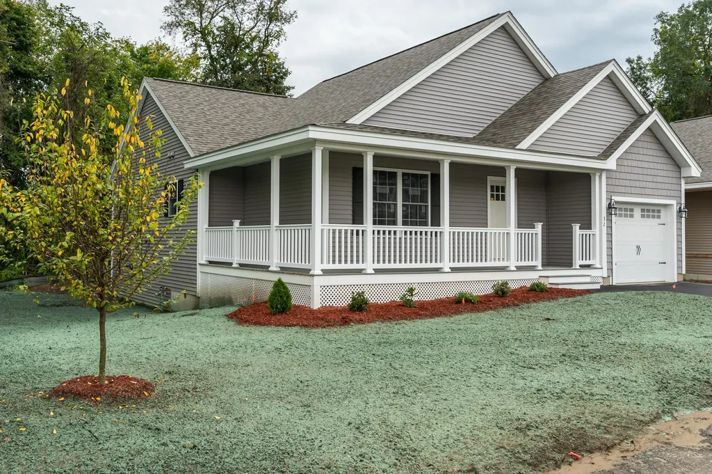 32 Brackett Lane Hudson NH 03051
