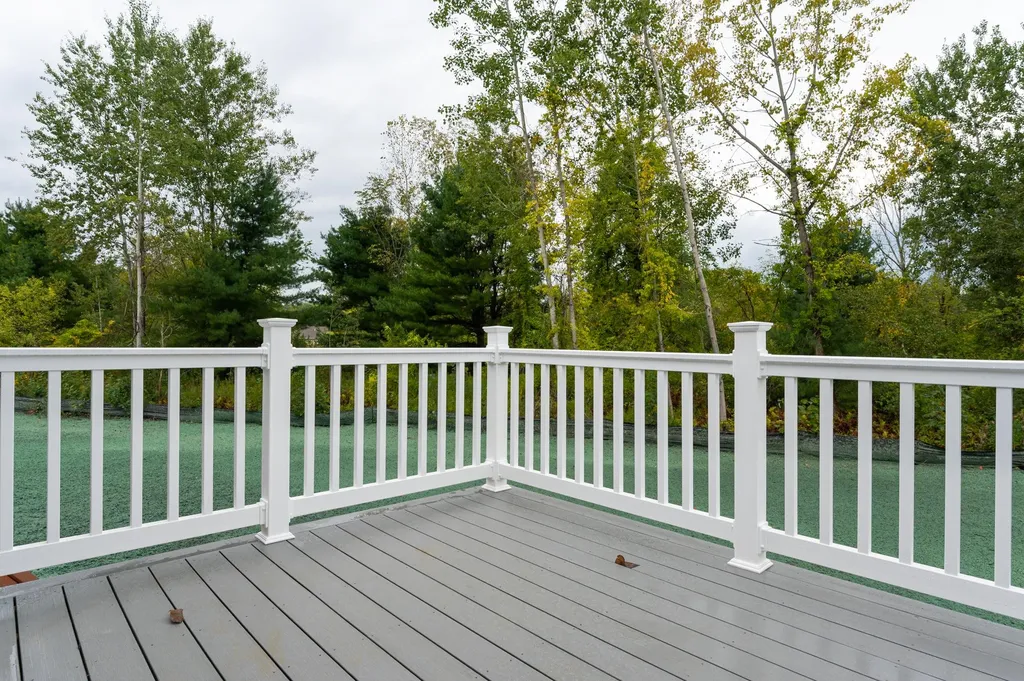 32 Brackett Lane Hudson NH 03051