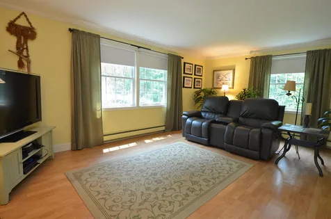 10 Hemlock Street Rochester NH 03867