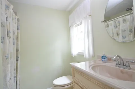 10 Hemlock Street Rochester NH 03867