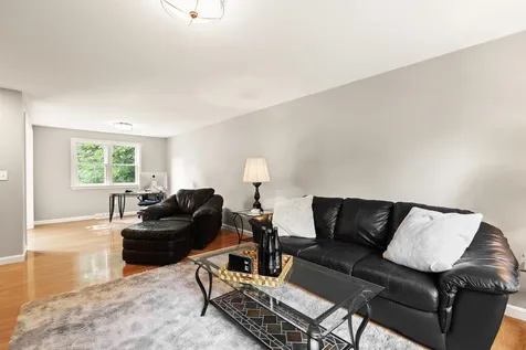 31 Honor Roll Road Pelham NH 03076