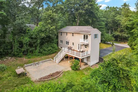 31 Honor Roll Road Pelham NH 03076
