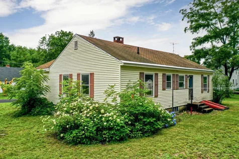 20 Goodrich Road Wolfeboro NH 03894
