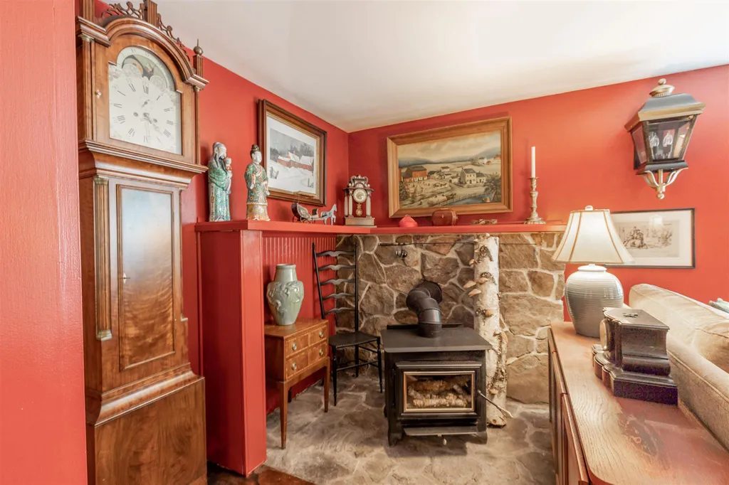 197 Perch Pond Road Holderness NH 03245
