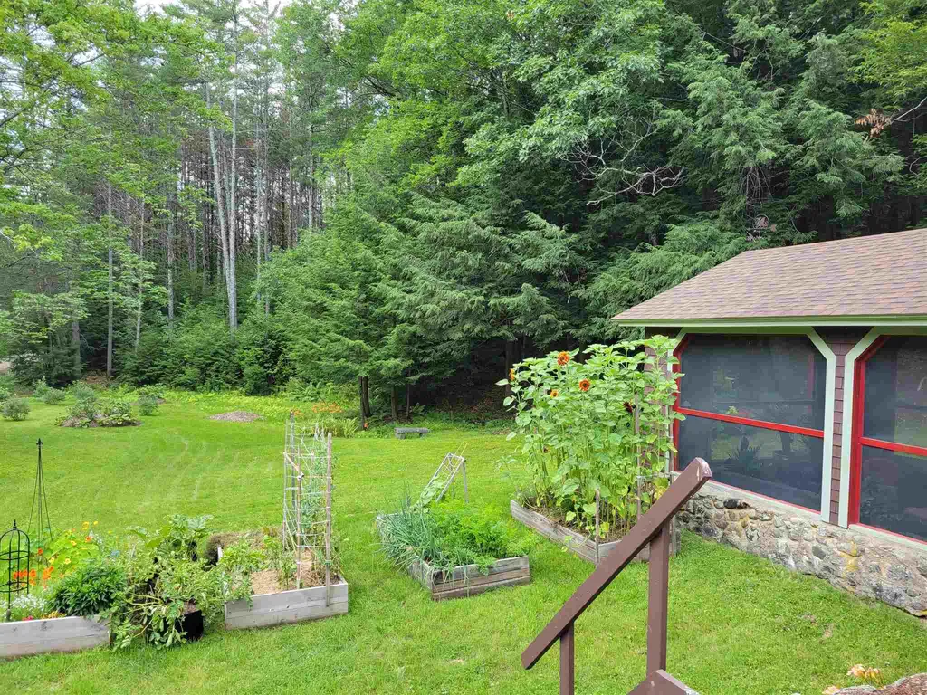 197 Perch Pond Road Holderness NH 03245