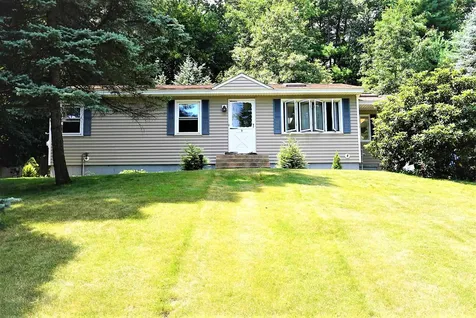 9 Shady Lane Nashua NH 03062