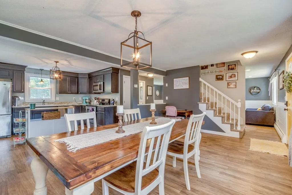 22 Justin Circle Londonderry NH 03053