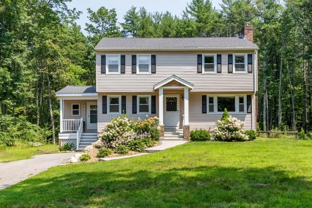 22 Justin Circle Londonderry NH 03053