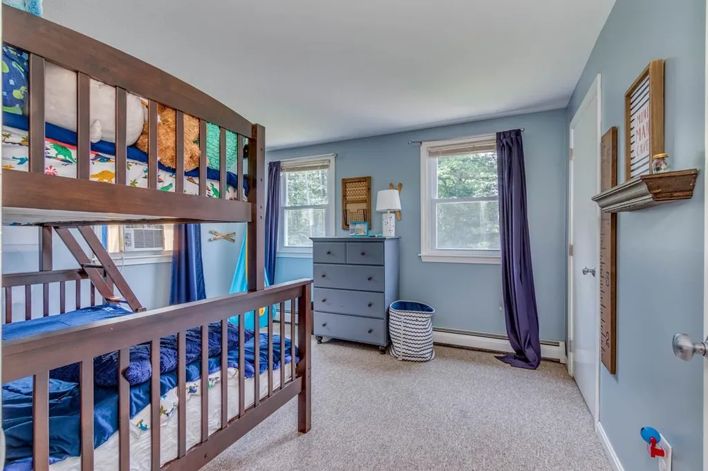 22 Justin Circle Londonderry NH 03053