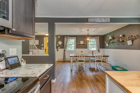 22 Justin Circle Londonderry NH 03053