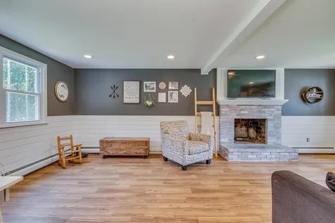 22 Justin Circle Londonderry NH 03053
