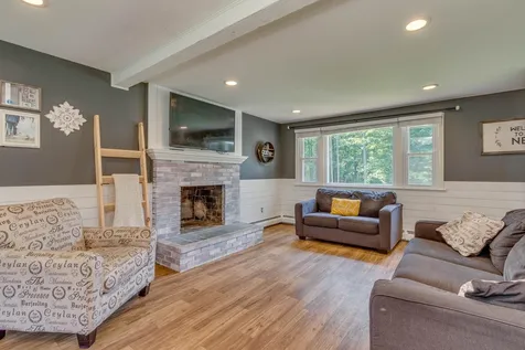 22 Justin Circle Londonderry NH 03053