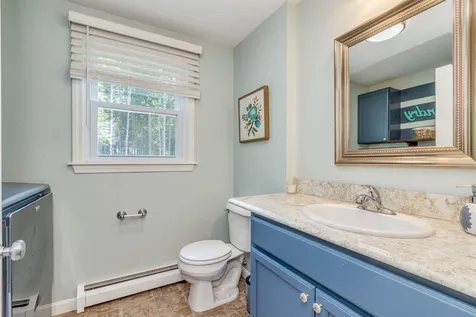 22 Justin Circle Londonderry NH 03053